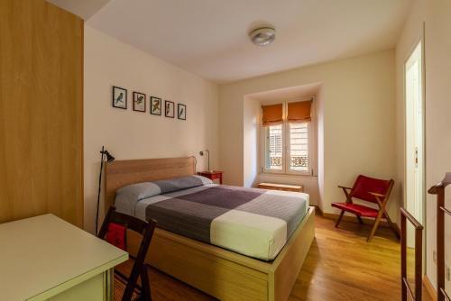 Roma Termini Comfy Apartment - Tap to explore photos