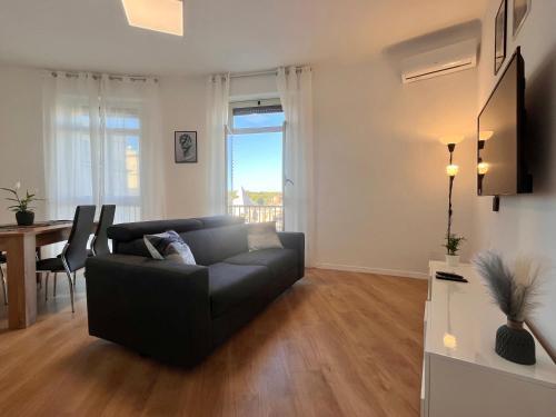 PyramidHouse Rome - Apartment 100mq with View - 2km from the Colosseum - Tap to explore photos