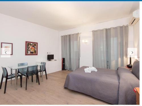 Natale del Grande flat Room Type - One-Bedroom Apartment