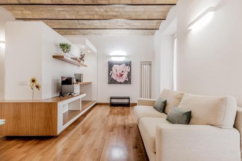 Trastevere House 24 - Tap to explore photos