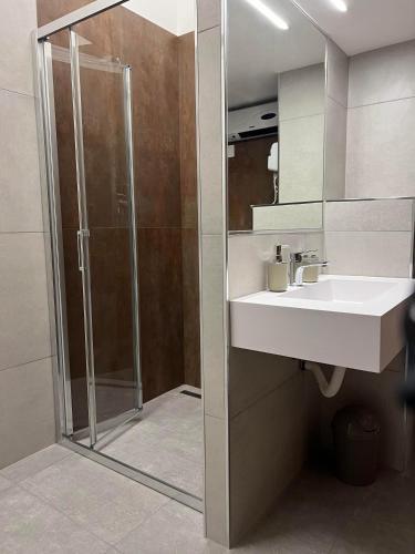 LEMON SUITES APARTMENTS Room Type - Superior Apartment with City View