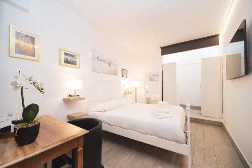 King of Rome Studio apartment BuddyRent - Tap to explore photos