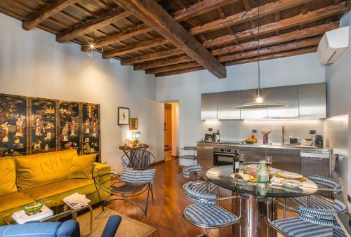 Ripense - Tap to explore photos