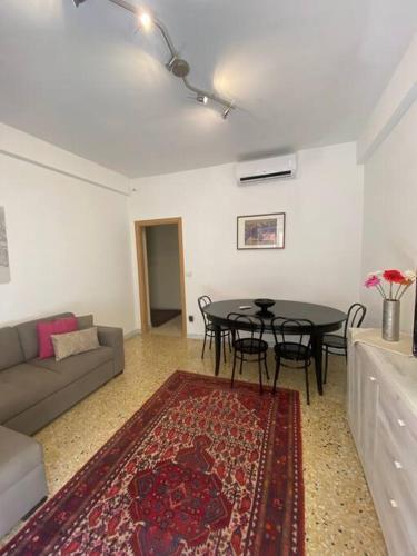 Ralu's Confort in Rome - Tap to explore photos
