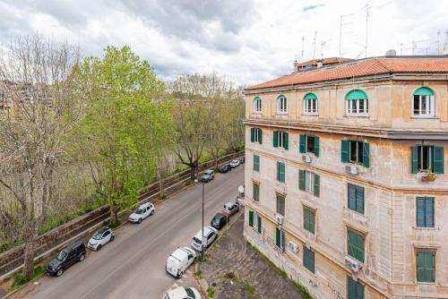 Lungotevere Testaccio Rooftop - Tap to explore photos