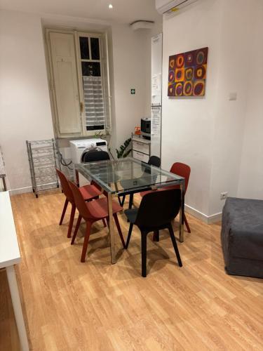 Be Your Home - Mazzini 144 Room Type - Quadruple Room