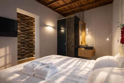 Trevi Steps Room Type - Superior Double Room