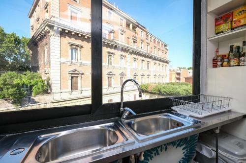 Trastevere Characteristic Roman Home - Tap to explore photos