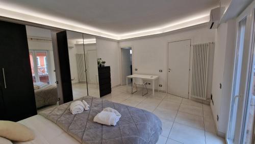LG colosseum Rome apartment