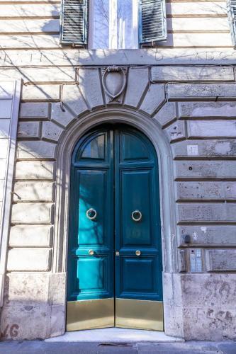 Veneto Suite Roma - Tap to explore photos