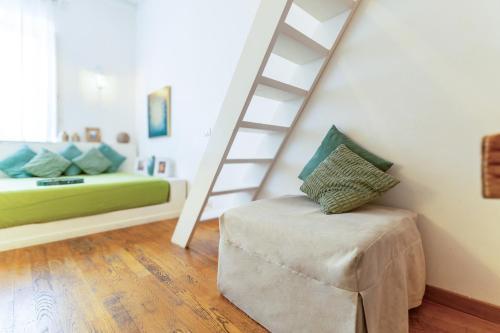 Spanish Steps Splendid Apartment - Tap to explore photos