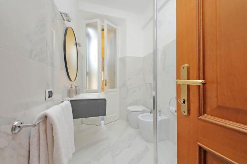 YCH-Comfortable 2 bedrooms flat near Colosseum - Tap to explore photos