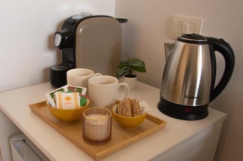 TESTACCIO XIX-XXV BED AND BREAKFAST - Tap to explore photos