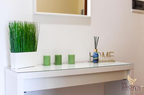 MrBrown - Pincherle Room