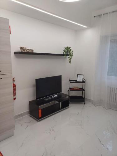 Tiburtina Flats - Tap to explore photos