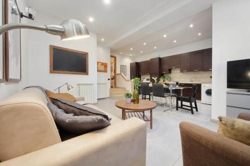 Monte del Gallo Apartment for groups - Tap to explore photos