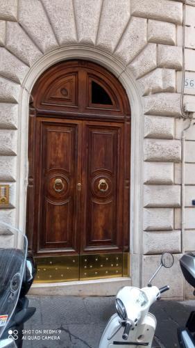 QUIRINALE 56 suite - Tap to explore photos
