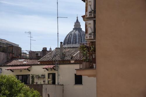 Vatican Boutique Apartment St. Peter Dome View Room Type - Apartment