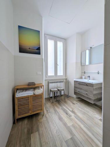 Luxury Gallery Suites - Tap to explore photos
