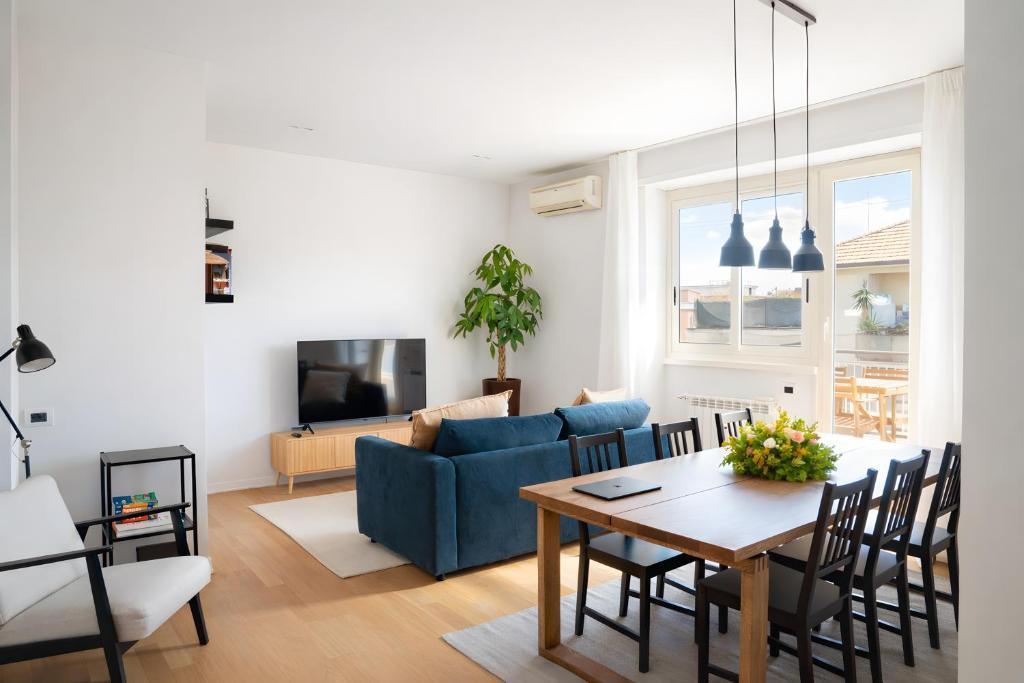 Sunny Monteverde Apartment - Near Trastevere by RHR - Tap to explore photos