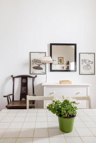 Colosseum Charming Apartment - Tap to explore photos