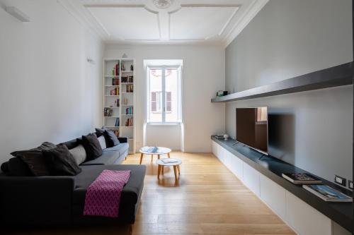 Via G. Ferrari Private Apartment - Tap to explore photos