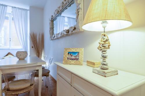 Splendid Apartment Trastevere - Tap to explore photos