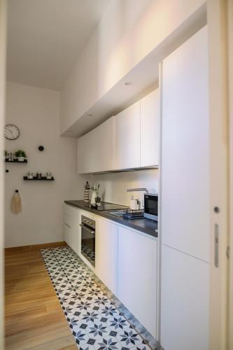 Roma Centro Holiday House - Tap to explore photos