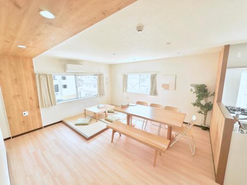 上野 Villa 包棟 6房3衛浴最多16人 3分到電車 Ueno Villa 6BR 3Baths Sleeps 16 3Min to Train - Tap to explore photos