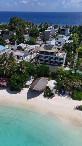 Luau Beach Inn, Maldives
