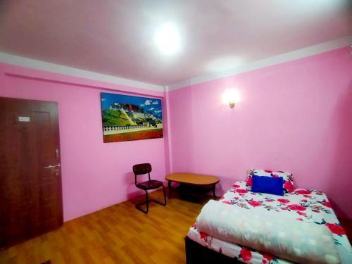 Peace Homestay - Tap to explore photos