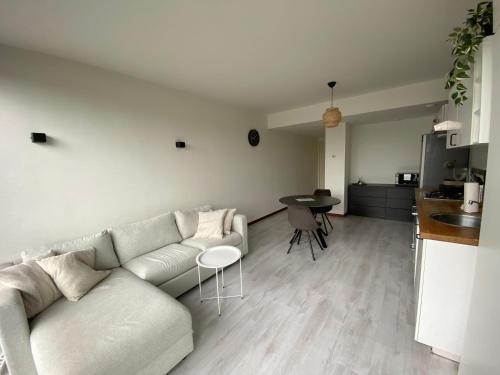 Studio Amsterdam - Tap to explore photos