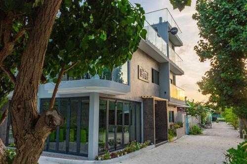 Wow Inn Keyodhoo - Tap to explore photos