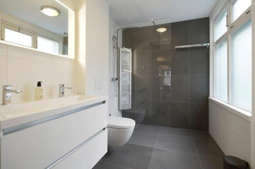 NEW 4p renovated apartment @BEST location Jordaan - Tap to explore photos