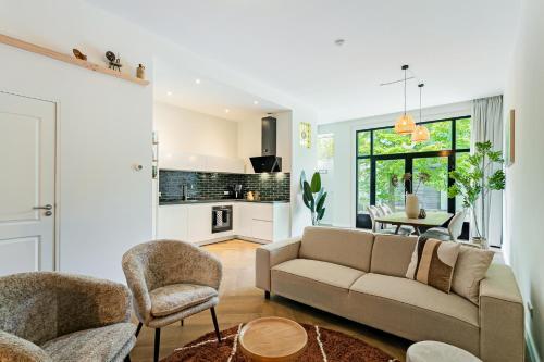 Stylish apartment next to the Amstel River - Unit C - Tap to explore photos