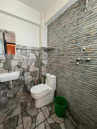 Looniva Guest House - Tap to explore photos