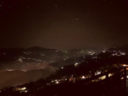 Sarangkot Hotel New Galaxy - Tap to explore photos