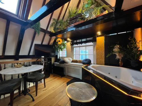 The smallest hotel in Amsterdam Room Type - King Room with Spa Bath