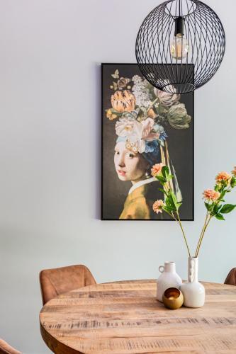 Stylish apartment next to the Amstel river- Unit D - Tap to explore photos
