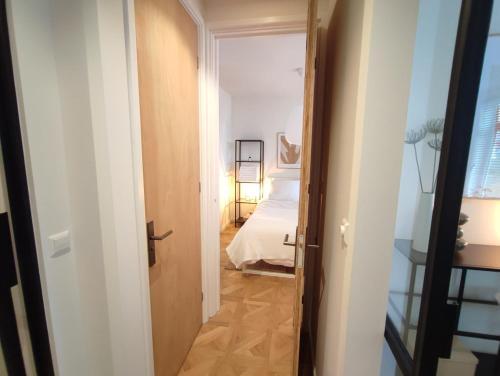 Luxury room with private bathroom on great location. - Tap to explore photos