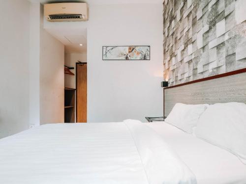 Noble Hotel Express, Check in 10PM, Check out 9AM - Tap to explore photos