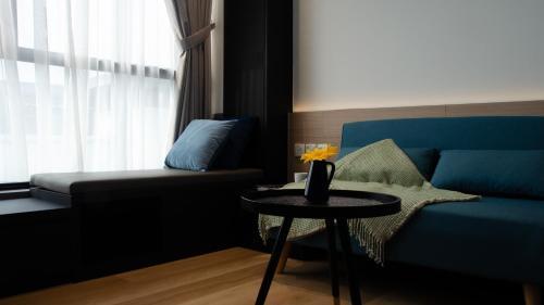 VicHaus Serviced Apartment - Tap to explore photos