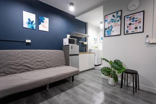 A3 Large Room, Full Facilities - Tap to explore photos
