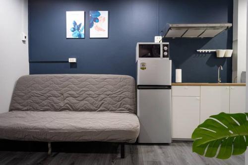 A3 Large Room, Full Facilities - Tap to explore photos