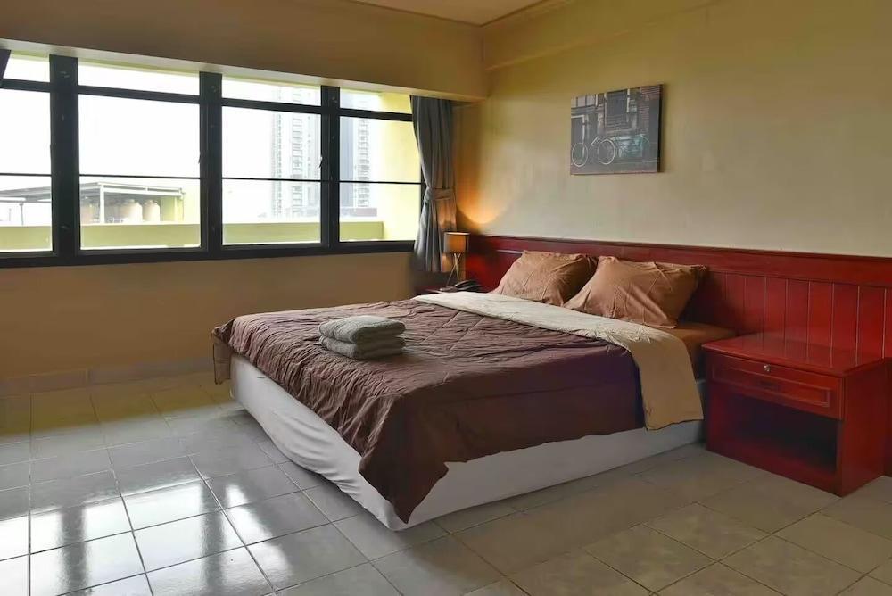 Petch Tower Ekkamai Room Type - Superior Double Room, Balcony, Garden View