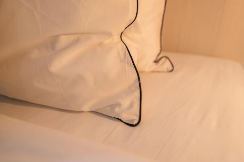 MIQ Asoke808 Villa - Asoke BTS - garden pool - 16 Pax