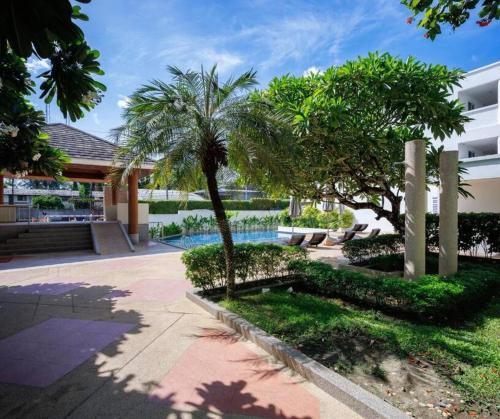 Seaview Condo with Large Pool - BAP1 - Tap to explore photos