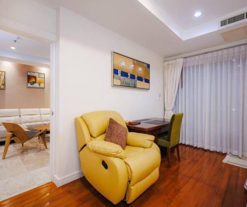 Seaview Condo with Large Pool - BAP1 - Tap to explore photos