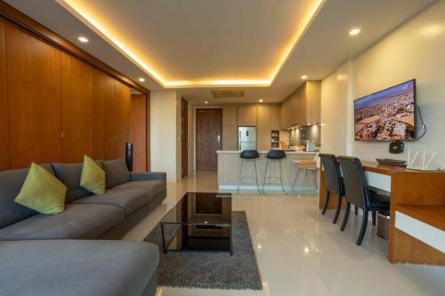 C260 Beach And Town, Modern Big Apartment - Tap to explore photos