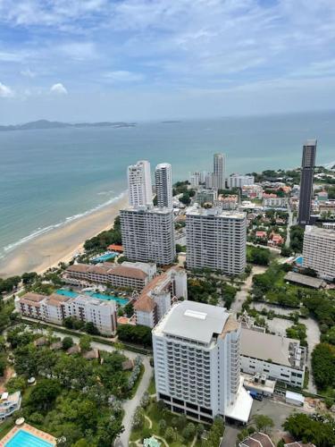 Moderne og delikat leilighet på stranden i Jomtien